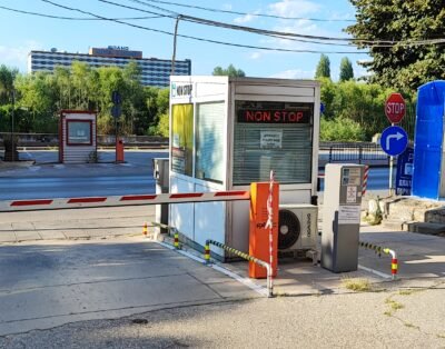 НОЩУВКИ В ЦЕНТЪРА НА ПЛОВДИВ Parking Marica