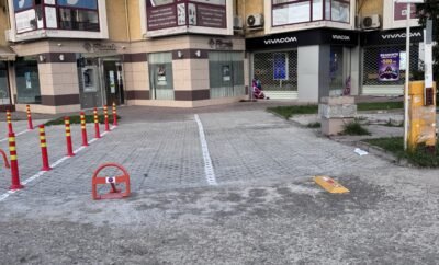 Две паркоместа